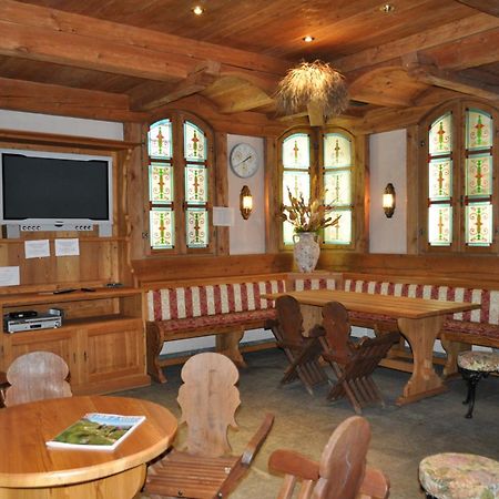 Hotel Tourist Valtournenche Extérieur photo