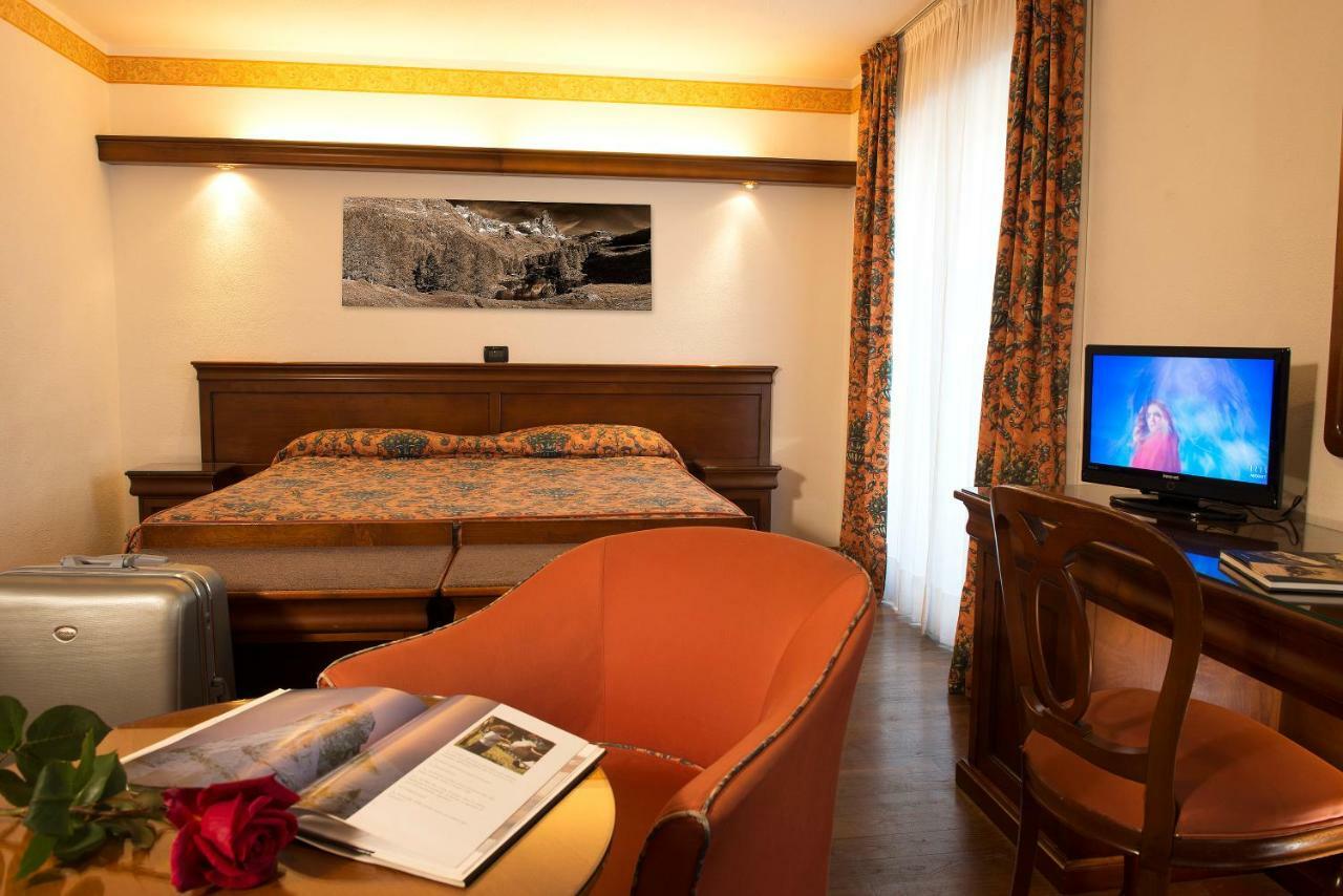 Hotel Tourist Valtournenche Extérieur photo