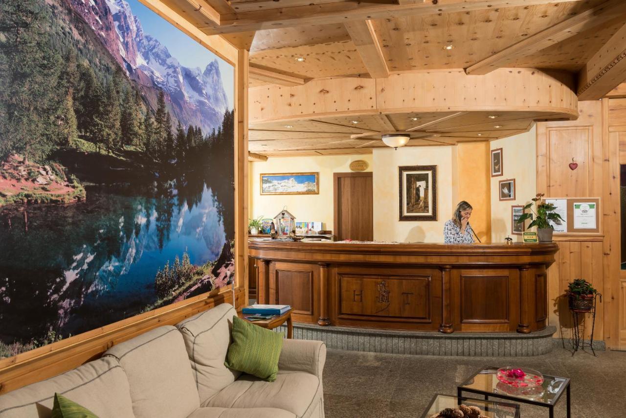 Hotel Tourist Valtournenche Extérieur photo