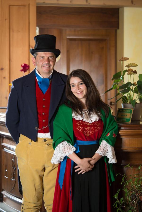 Hotel Tourist Valtournenche Extérieur photo